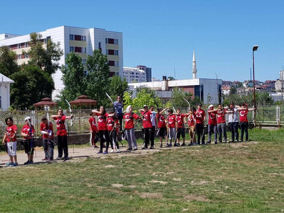 Okçuluk müsabakaları nefes kesti
