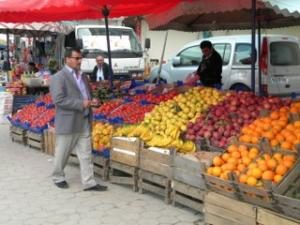 Fatsalı Pazarcılar, iniş ve çıkış yaşayan sebze ve meyve fiyatlarını değerlendirdiler