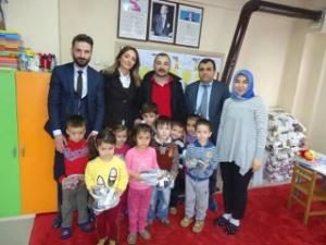 DUYARLI ESNAFTAN ÖĞRENCİLERE YARDIM