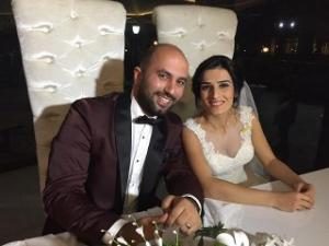 EMEL İLE CANER'E MUTLULUKLAR