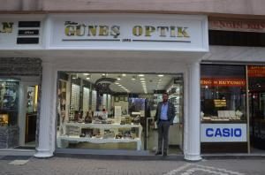 FATSA GÜNEŞ OPTİK YENİLENEN YÜZÜ İLE HİZMETİNE DEVAM EDİYOR