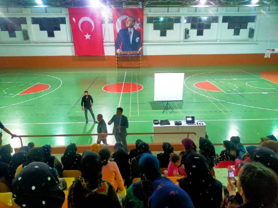 Kadınlarımız bilgilendiriliyor