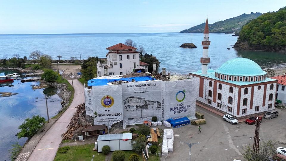 Haznedaroğlu Konağı’nda restorasyon sürüyor
