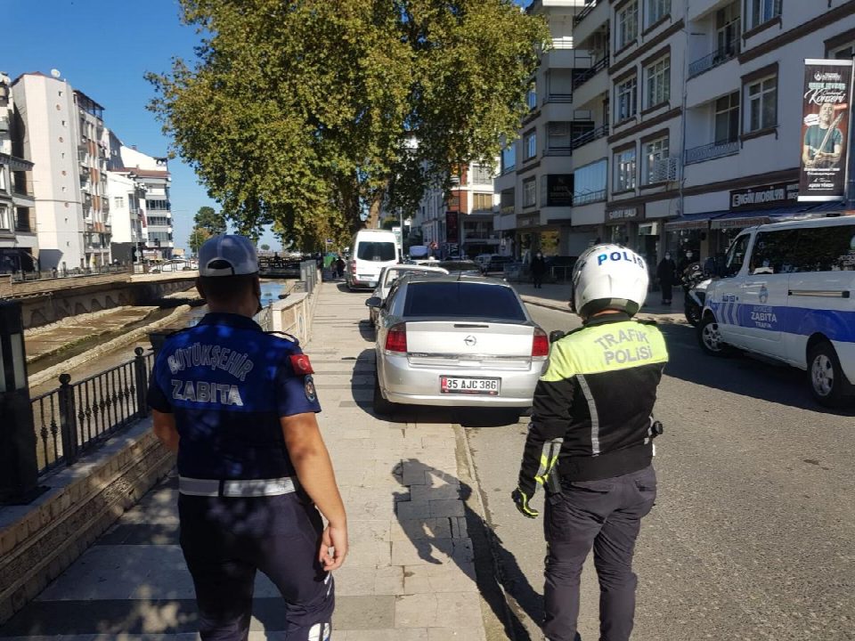 Büyükşehir zabıtasından sıkı denetim