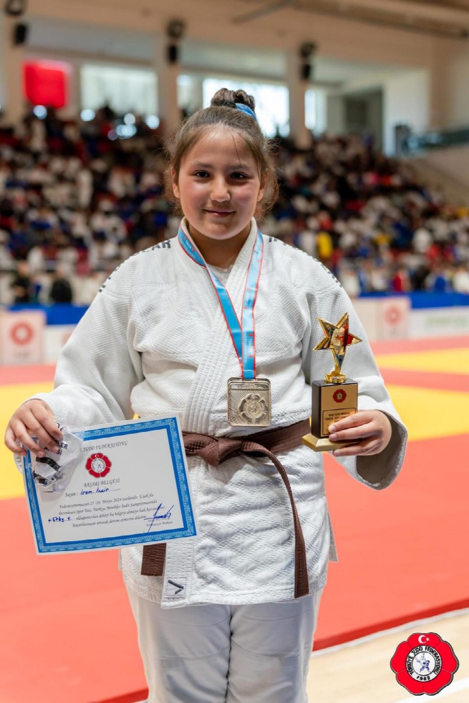 BÜYÜKŞEHİR’İN SPORCULARI BAŞARIYA DOYMUYOR