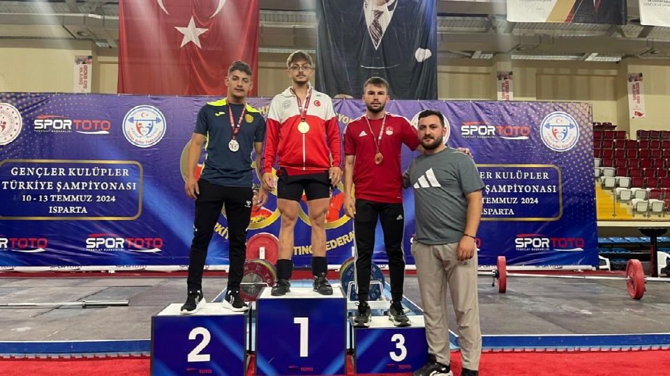 ORDULU HALTERCİ BERKAY AY'DAN TÜRKİYE ŞAMPİYONASINDA BÜYÜK BAŞARI