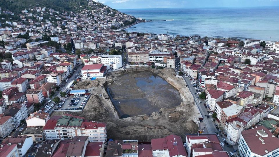Millet bahçesine 2 katlı 2000 araçlık otopark