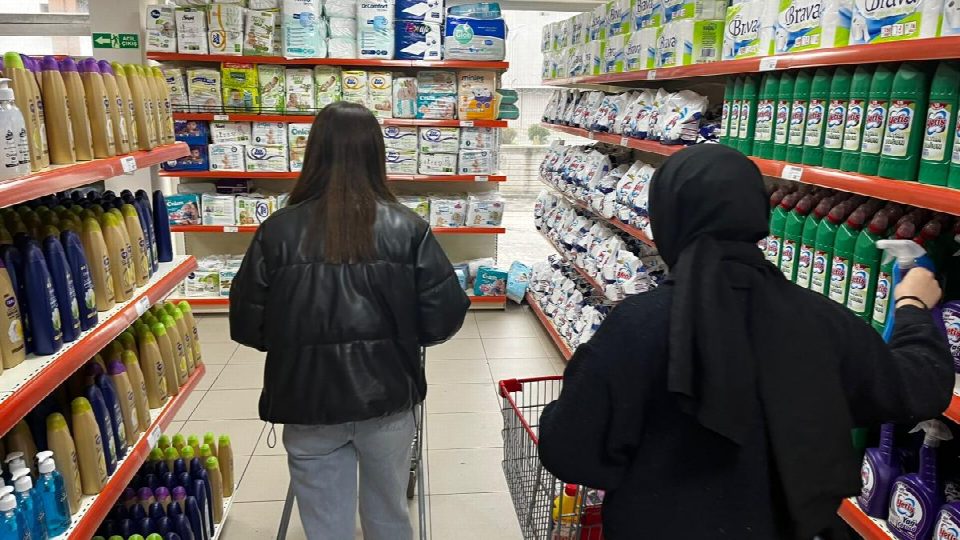 Sosyal market öğrencilerin maddi yükünü hafifletiyor