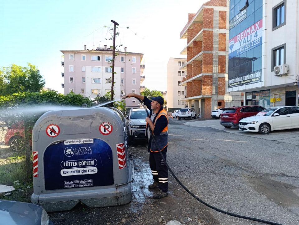 Temizlik ekipleri 7/24 sahada her şey Fatsa için