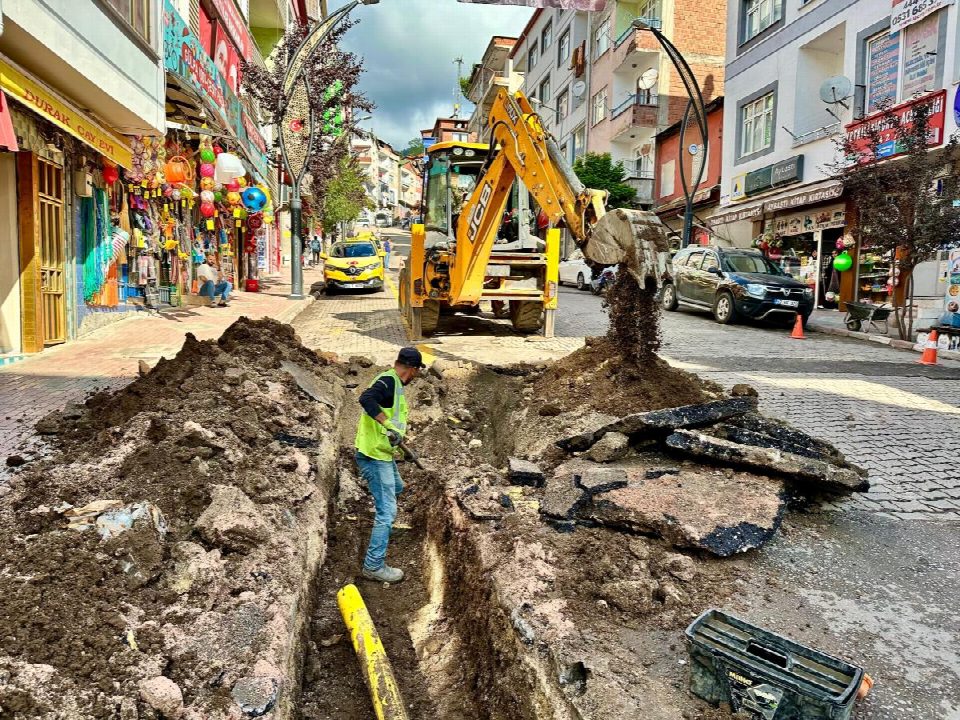 Aybastı’da doğalgaz çalışmaları sürüyor