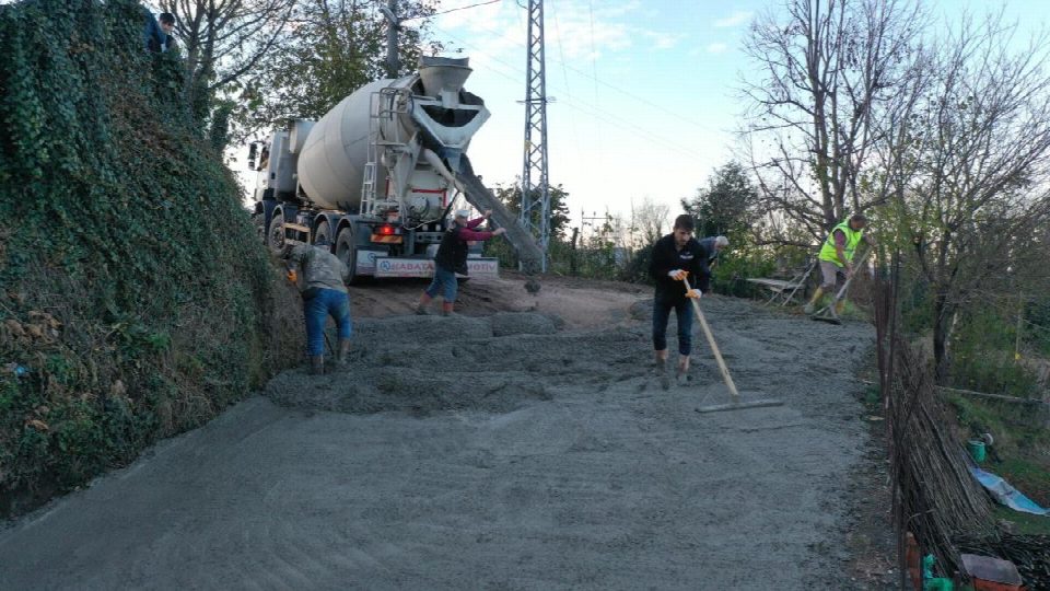 Çamaş’ta 3 kilometrelik beton yol çalışması başladı
