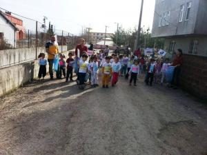 MİNİK ELLER'DEN ÇEVRE TEMİZLİĞİ