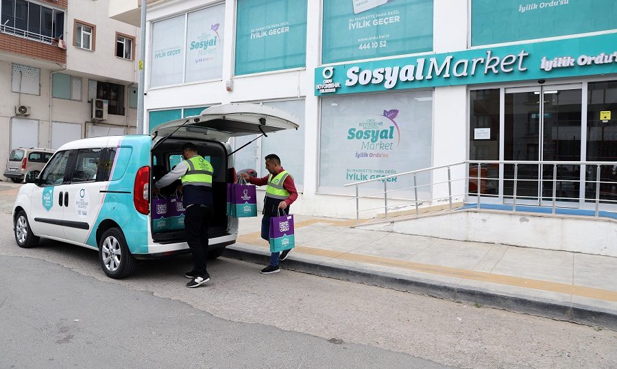 Çocuklar gülünce bayram