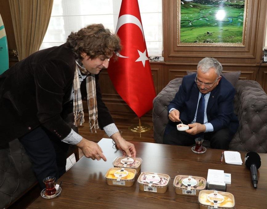 Başkan Güler Ordulu dünya dondurma şampiyonu’nu ağırladı