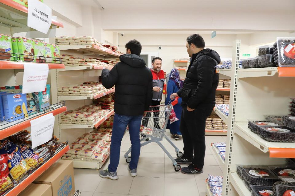 Büyükşehirden üniversite öğrencilerine destek devam ediyor