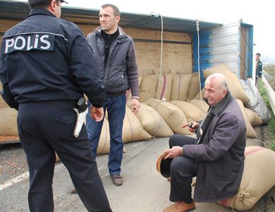 ZİNCİRLEME TRAFİK KAZASINDA 1 KİŞİ YARALANDI