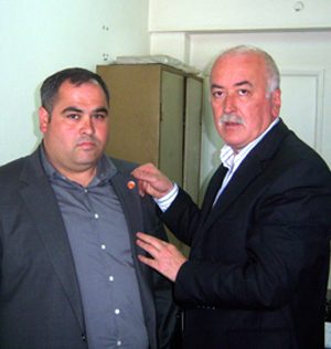 KURTULUŞ MAHALLESİ MUHTARI AHMET KOLCU MUHTARLIK ROZETİNİ TAKTI