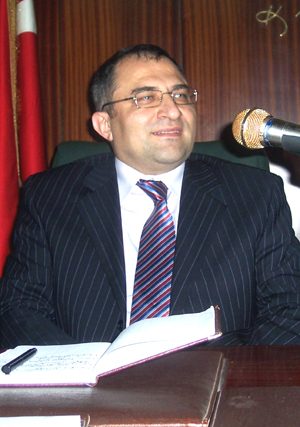 DOĞUDAN GELEN İŞÇİLERE "FINDIK TOPLAMA KURSU"