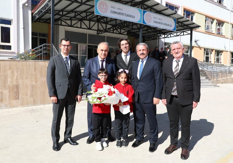 Akkuş İlçemizde Hayırseverlerden Eğitime Destek