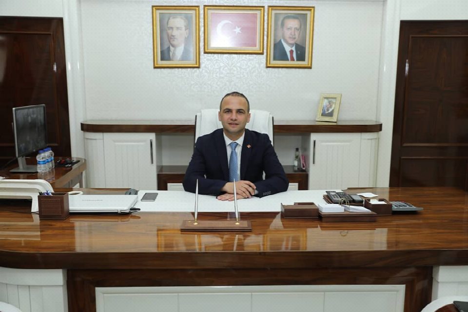 İlçemizin her mahallesine ve sokağına hizmet etme kararlılığındayız