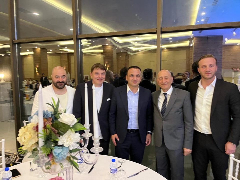 Berfin & Oğuz Görkemli Bir Düğünle Dünyaevine Girdi