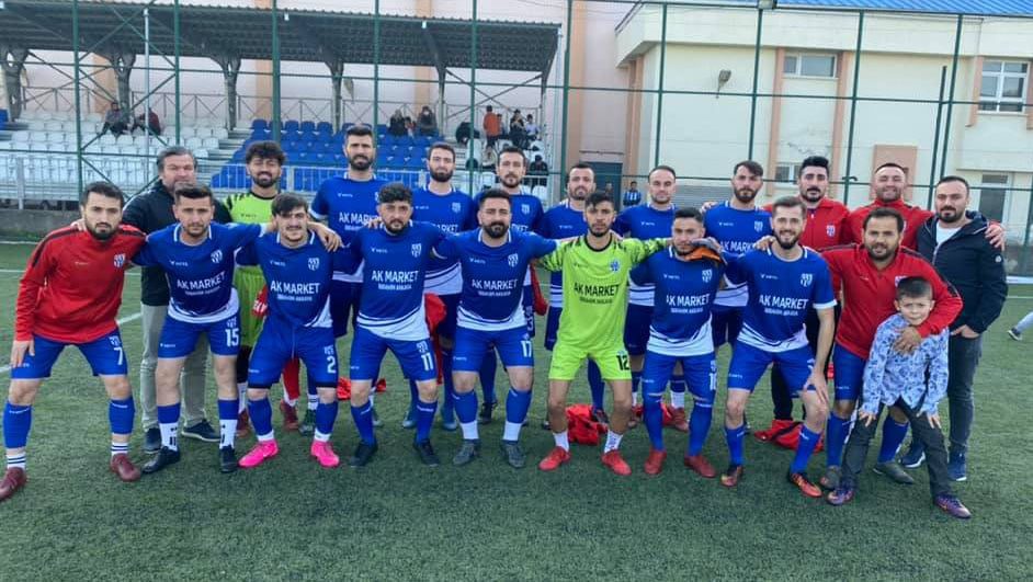 Aybastıspor'a malzeme desteği verdi