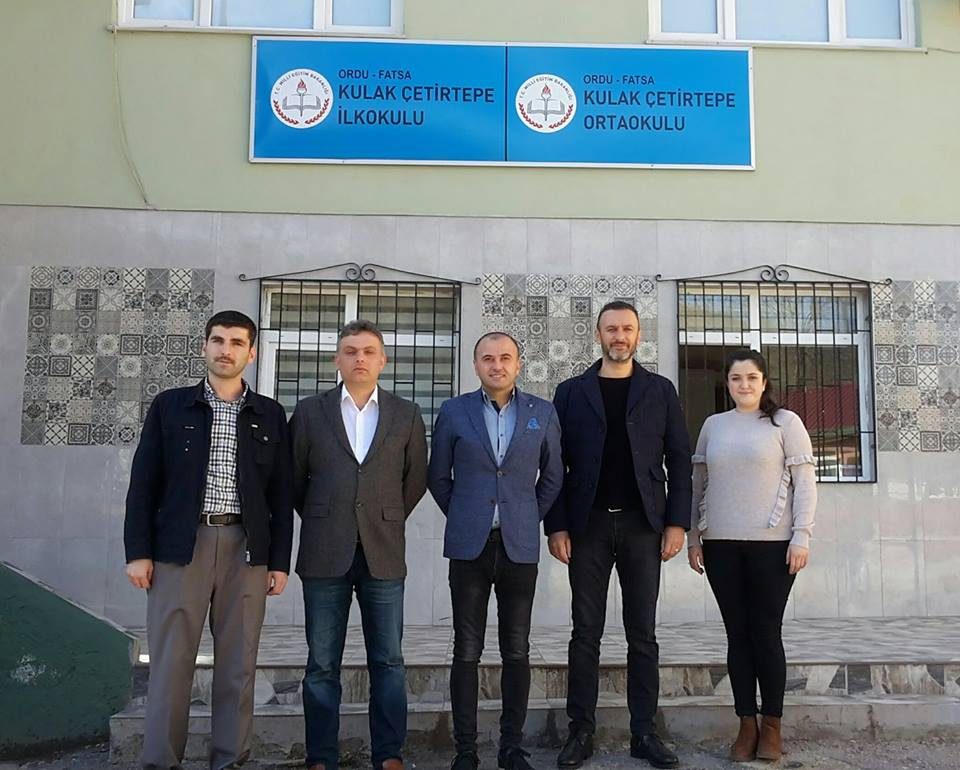 Kızılay'dan öğrencilere giyecek yardımı