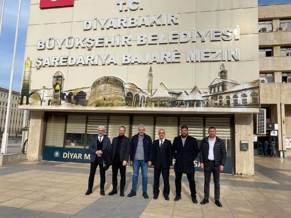 Enver Yılmaz Diyarbakır'da