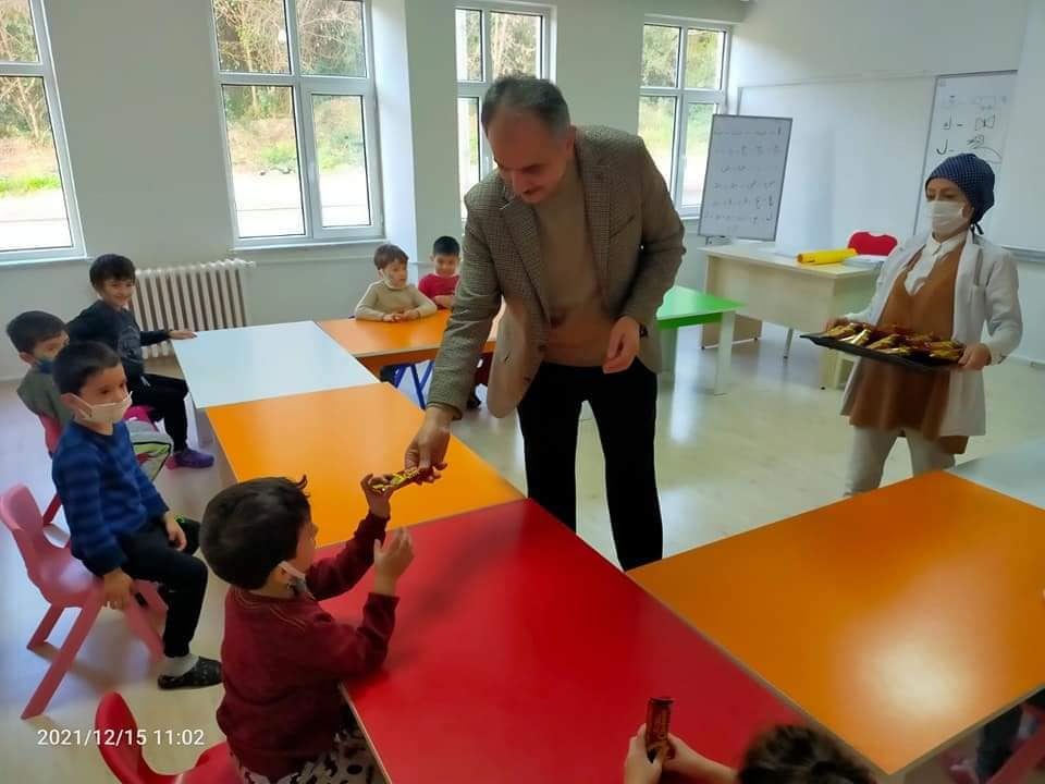 Minikler kardeşlerini unutmadı