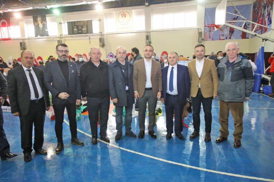 Başkan Ayhan Baş güven tazeledi