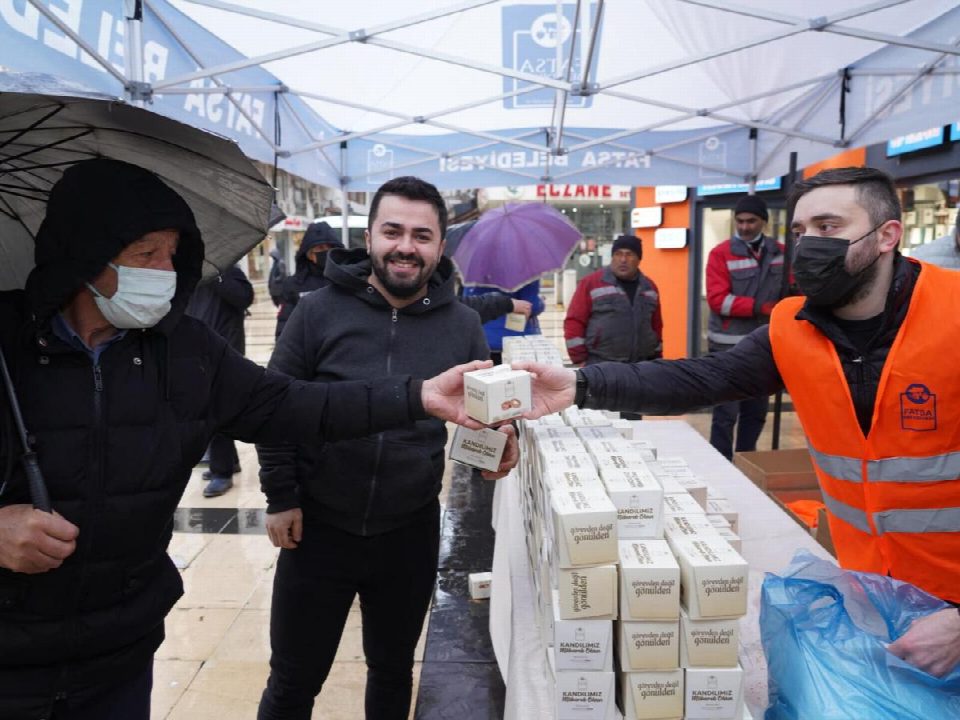 Berat kandilinde kandil simidi dağıtıldı