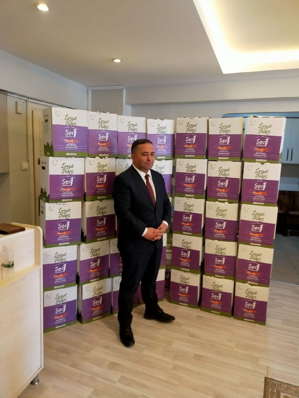 500 aileye gıda kolisi dağıttılar