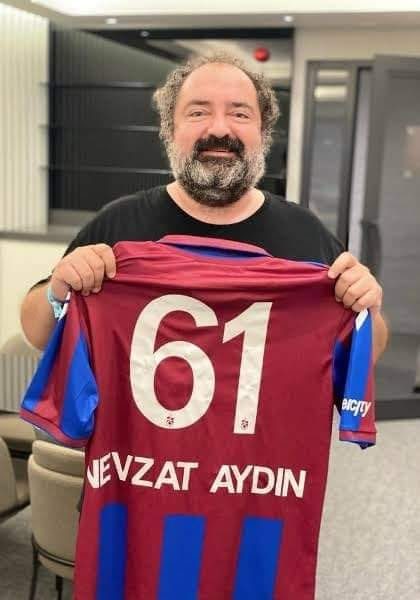 Nevzat Aydın’dan Trabzonspor anıt projesine 5 milyon Tl. bağış