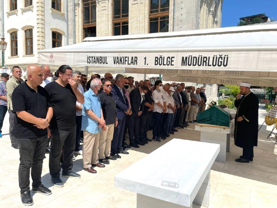 Maral Öztekin vefat etti