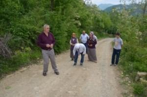 KILAVUZÖMER MAHALLESİ YAMAÇOĞLU SEMTİNDEKİ VATANDAŞLAR YOL İSTİYOR