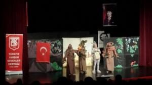 YARDIM SEVENLER DERNEĞİNDEN MİNİK ÖĞRENCİLERE JEST