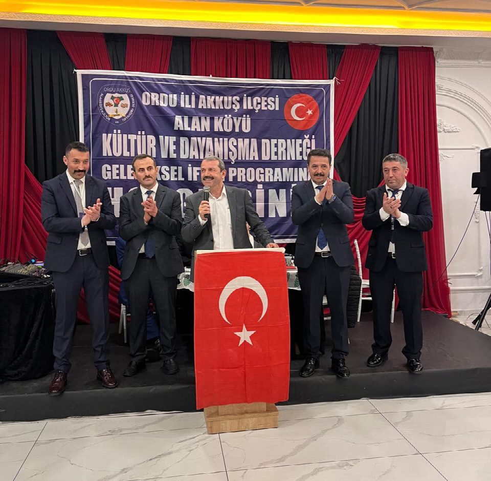 BAŞKAN DEMİRCİ İSTANBUL’DAKİ İFTARDA HEMŞERİLERİYLE BİR ARAYA GELDİ