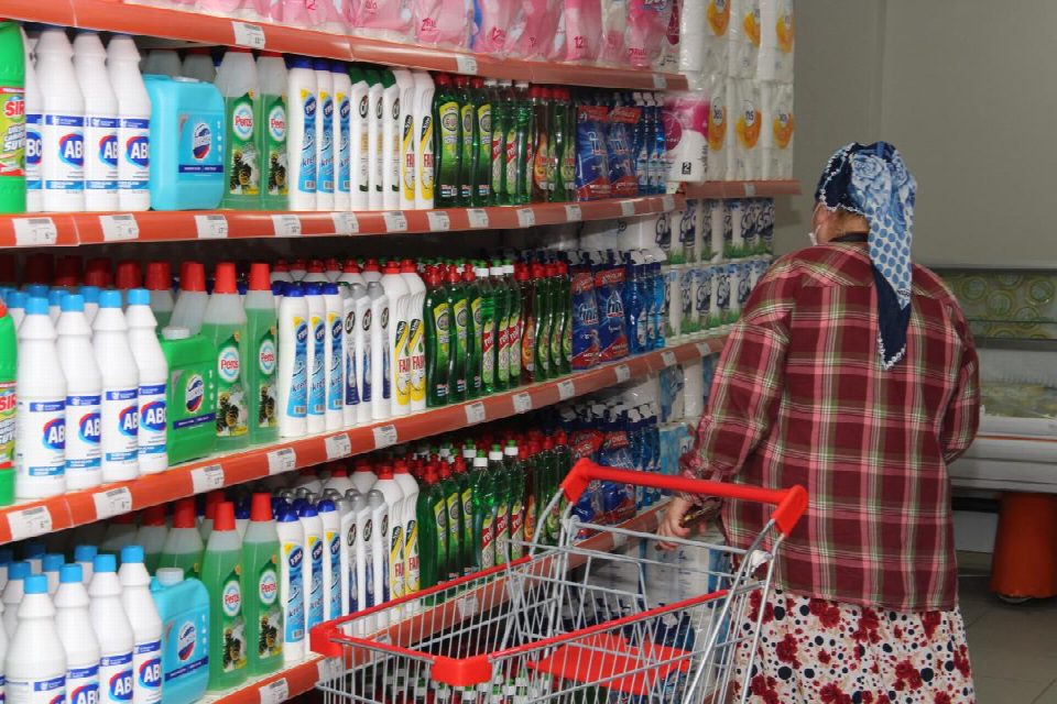 Bu markette para değil, iyilik geçiyor