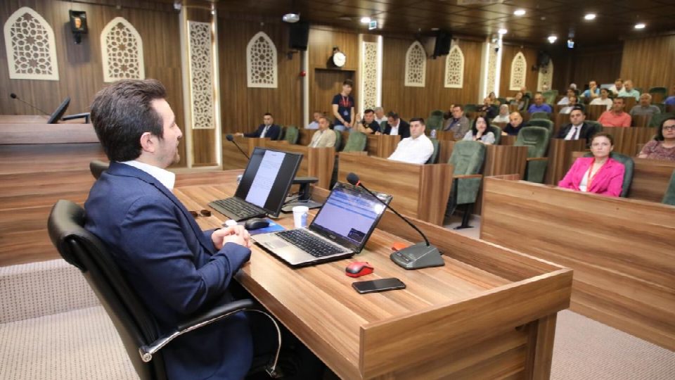 Avukat Muhammet Özkan “Kamu görevlilerinin etik değerlere göre hareket etmeleri önemlidir”
