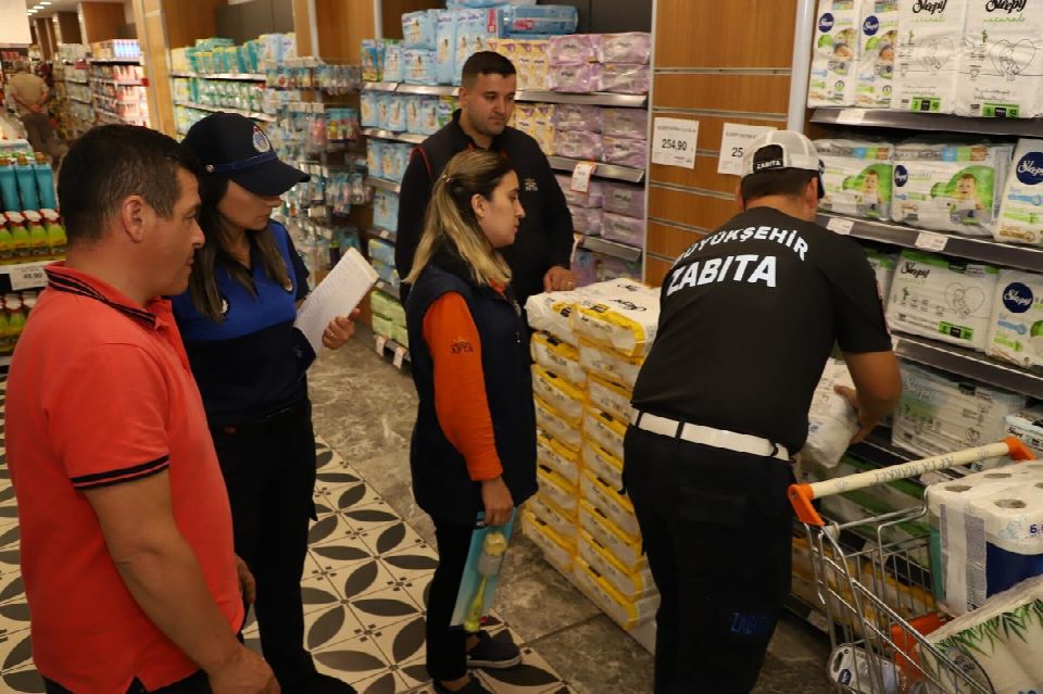Büyükşehir zabıtadan market denetimi