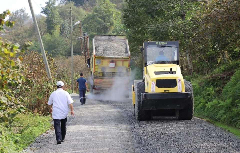 Büyükşehir asfaltta hız kesmiyor... Vatandaşlardan başkan Hilmi Güler’e teşekkür