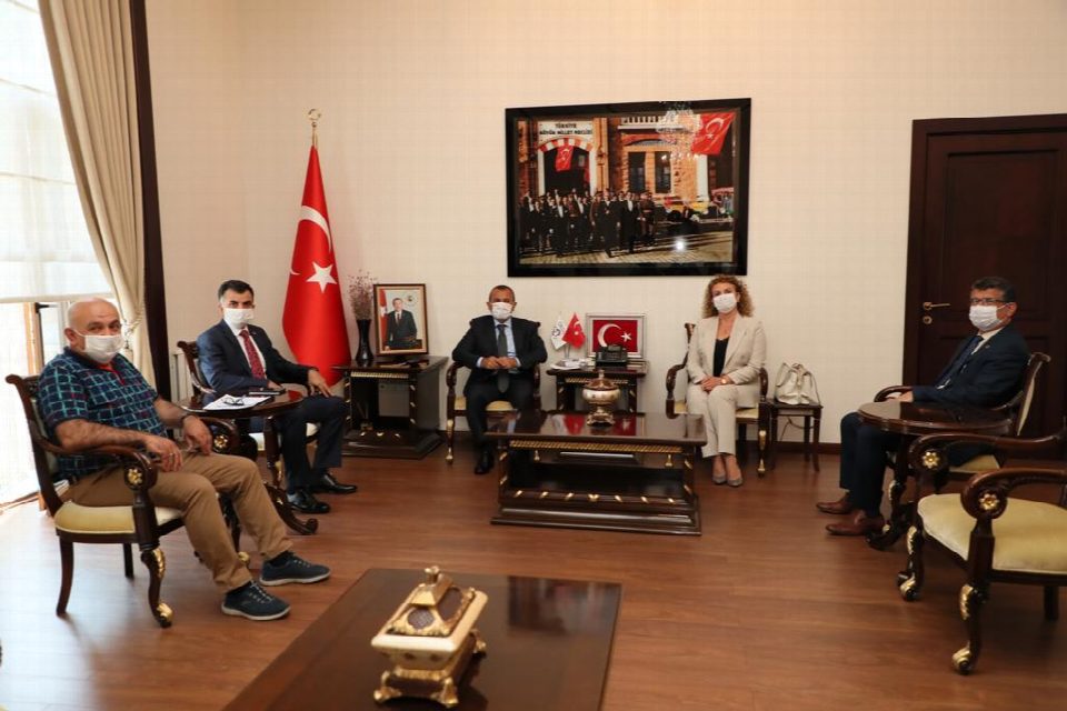 Hayırsever iş insanından eğitime destek