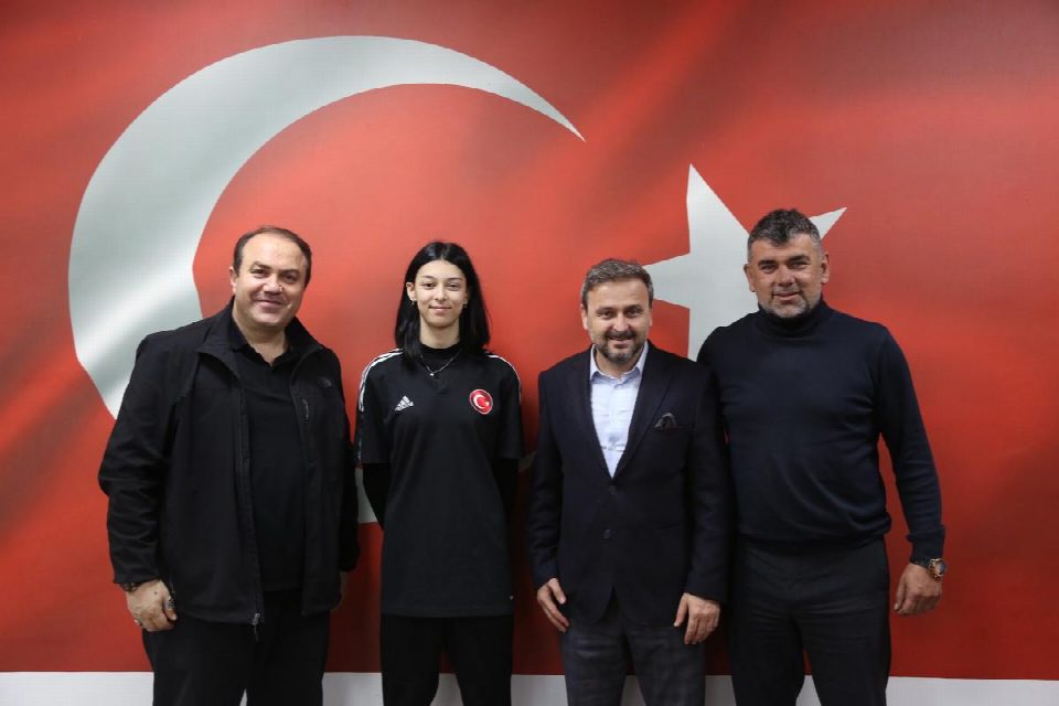 Milli Taekwondocu Akgül’den Genç'e Ziyaret