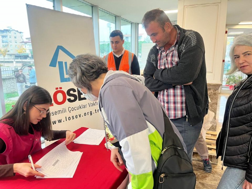 LÖSEV ‘MUTLU ET’ ORDU’DA.. LÖSEV mutlu et paketleri ile mutluluk paylaştıkça çoğalıyor