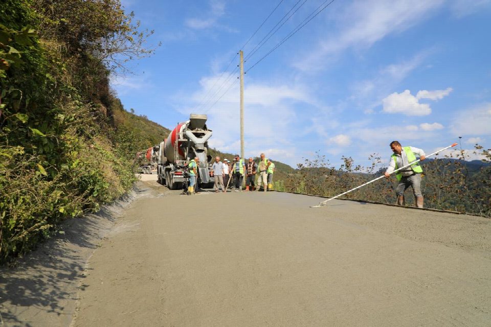 ALTINORDU’NUN EN UZAK MAHALLESİNE ÖMÜRLÜK YOL