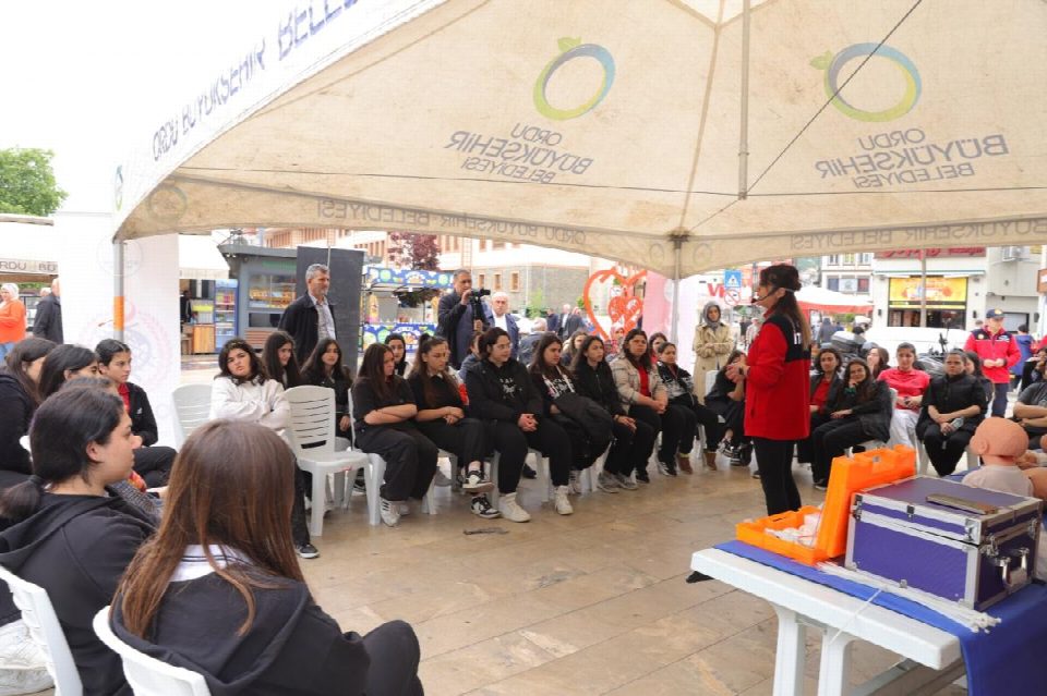 ORDU İTFAİYESİ'NDEN HALKA AÇIK İLK YARDIM EĞİTİMİ