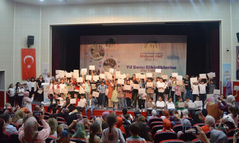 Bilgi evleri öğrencilerinden yıl sonu etkinliği