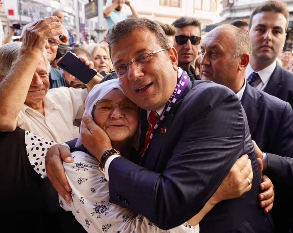 İmamoğlu'na sevgi seli