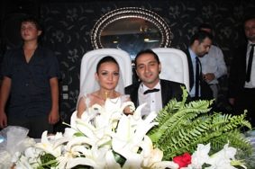 Dede ve Aydın ailerinin en mutlu günü / Nazlı ile Erdem hayatlarını birleştirdi
