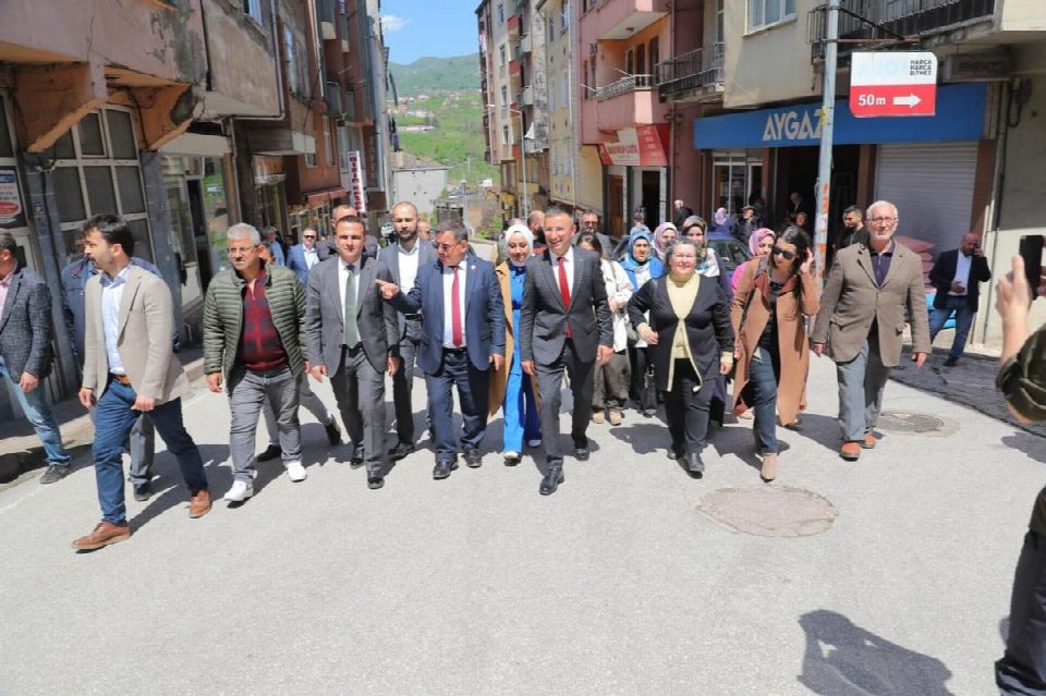 Bölge halkı İsa Yüksel’i bağrına bastı